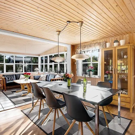 Cozy House Near Beach, Close To The Shore, Grenaa