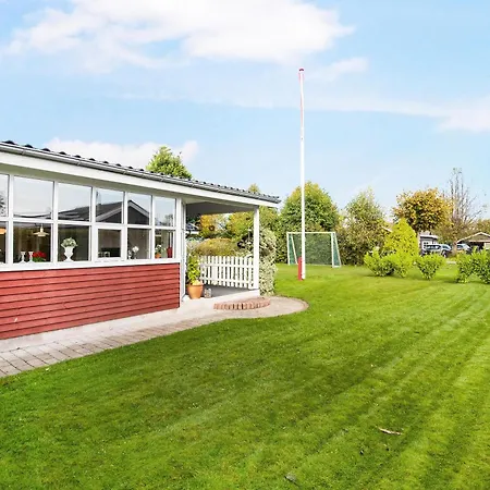 Cozy House Near Beach, Close To The Shore, Holiday home Grenaa